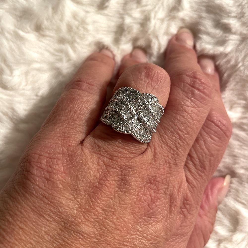 Elegant Female cocktail ring.  CZ Stone Crystal size 7 Stunning
